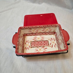 Temptations by Tara Red Cream Floral 1.5 QT Bakeware Dish w/ Lid & Stand